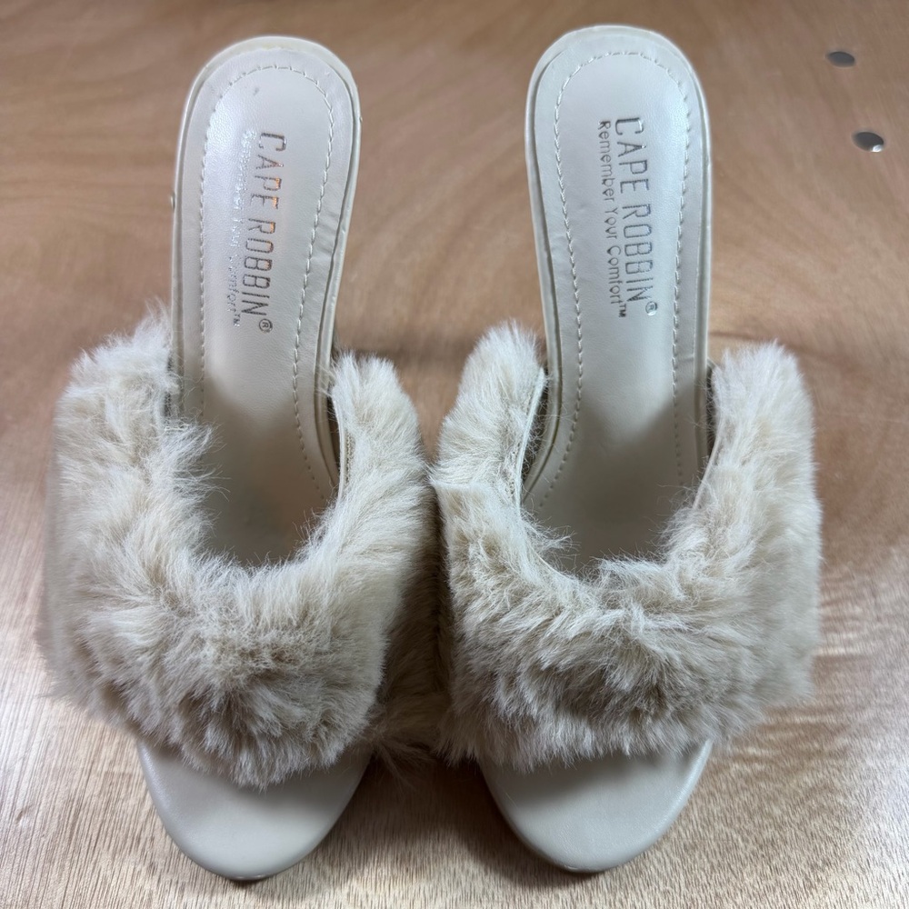 Cape Robbin Beige Faux Fur Slide Heels - Picture 1 of 9